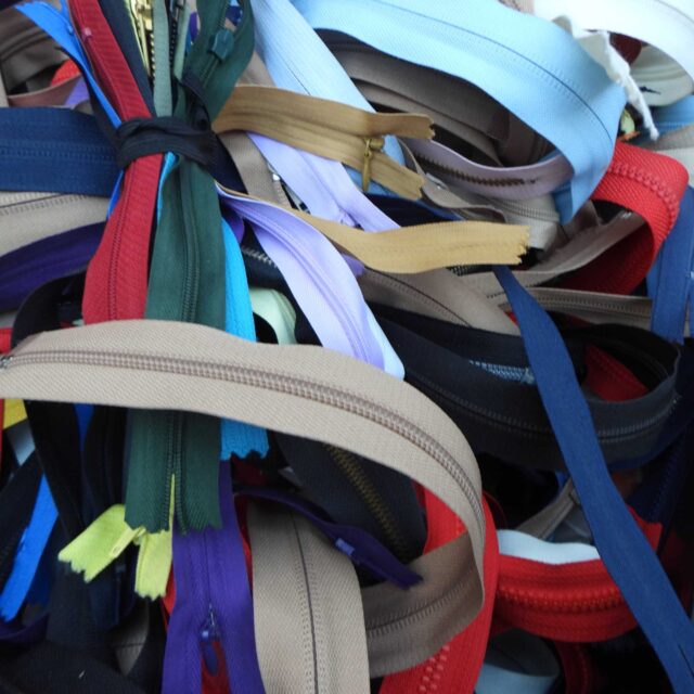 DSCN6706 Zips BUY 10 or 20 Assorted No3 Chunky No5 Metal 183D