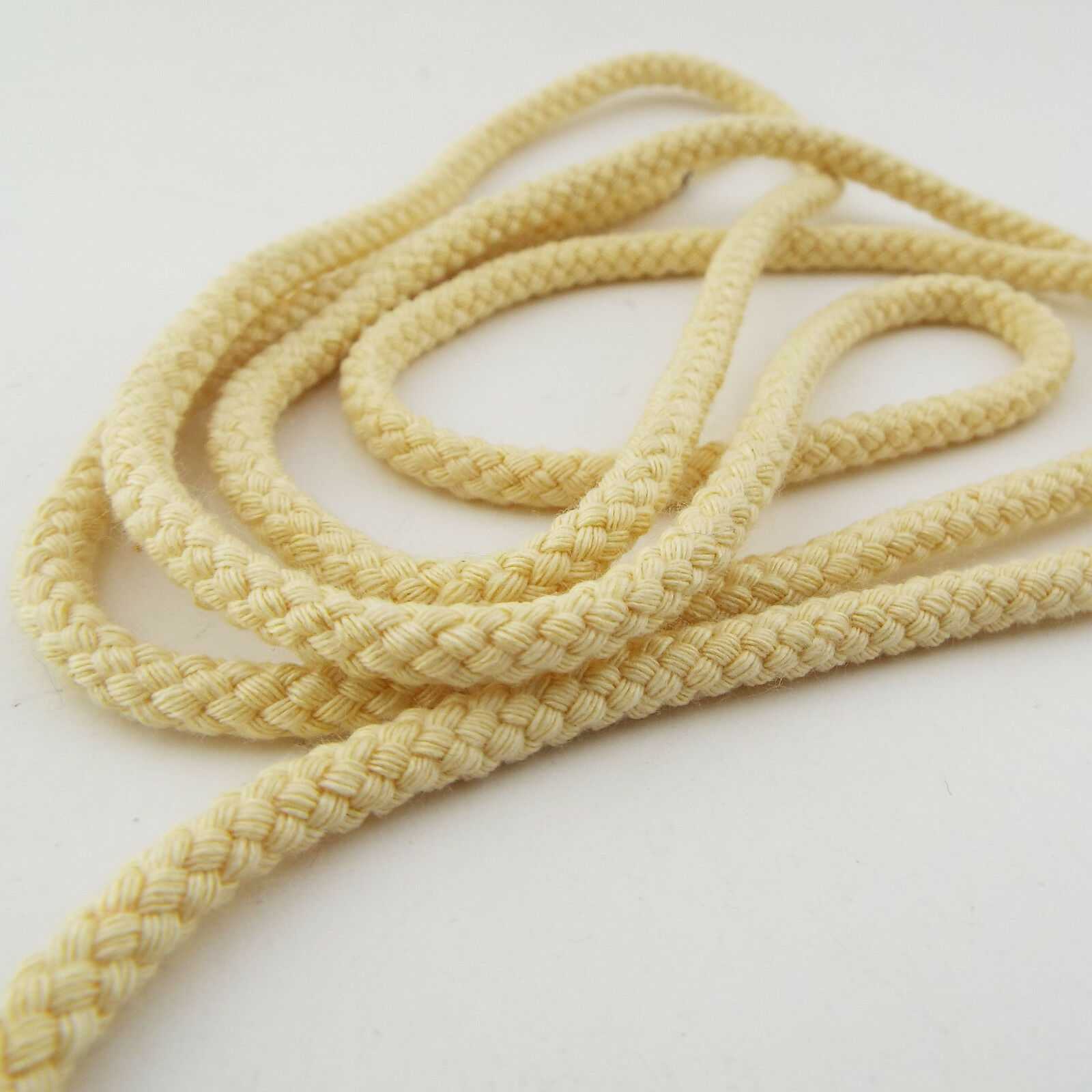 CLEARANCE 1.5m Cream Anorak Coat Cord Lace Sealed Ends Stretch Braided